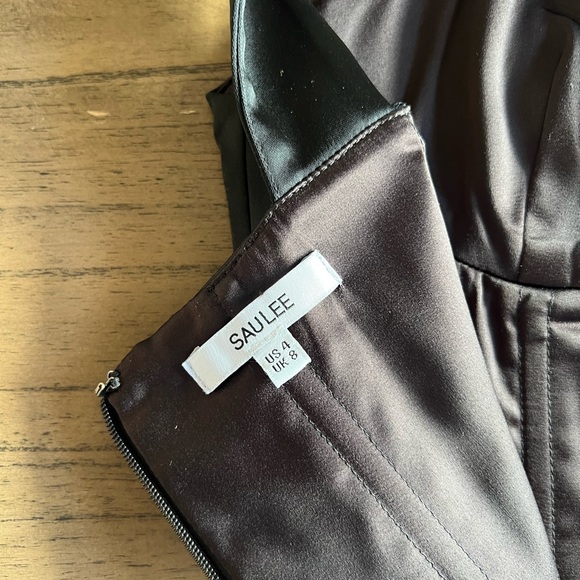 Elegant Black Satin Dress - Picture 5 of 7